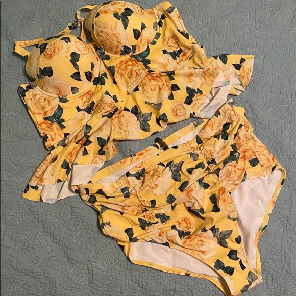 torrid Other - Torrid Yellow Floral 2 Piece